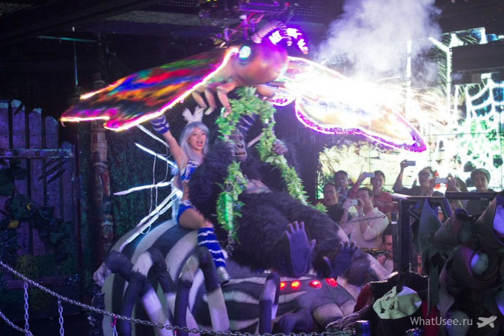 Шоу в Robot Restaurant